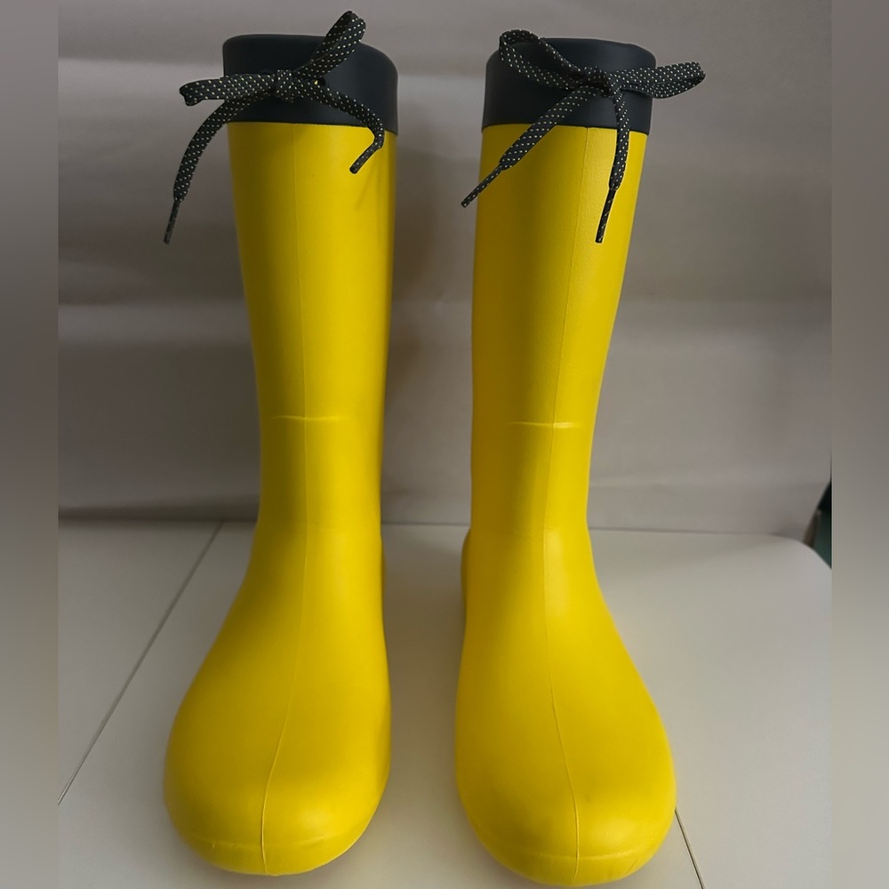 CROCS Yellow and Black Winter Rain Boots